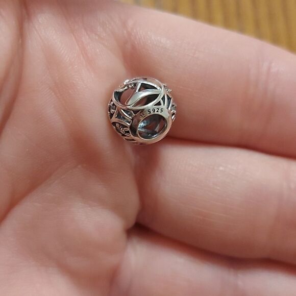 925 Sterling Silver Charm E - Picture 11 of 11